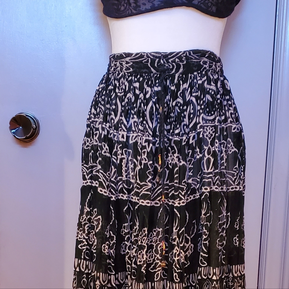 XL Long Black/Cream Skirt                   3' Long Countess 💖